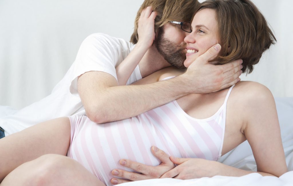 Беременность и секс: стоит ли брать тайм-аут